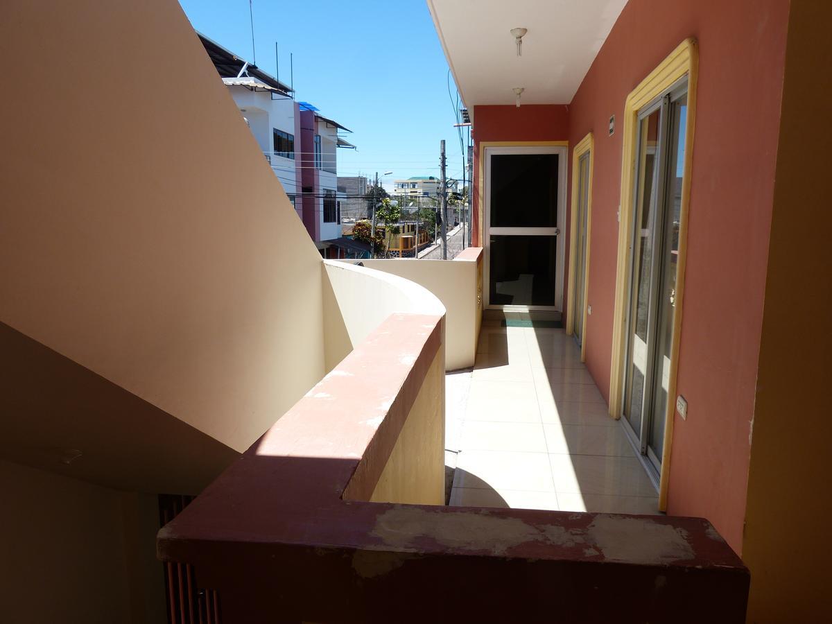 Hostal Terito Puerto Baquerizo Moreno Exterior photo